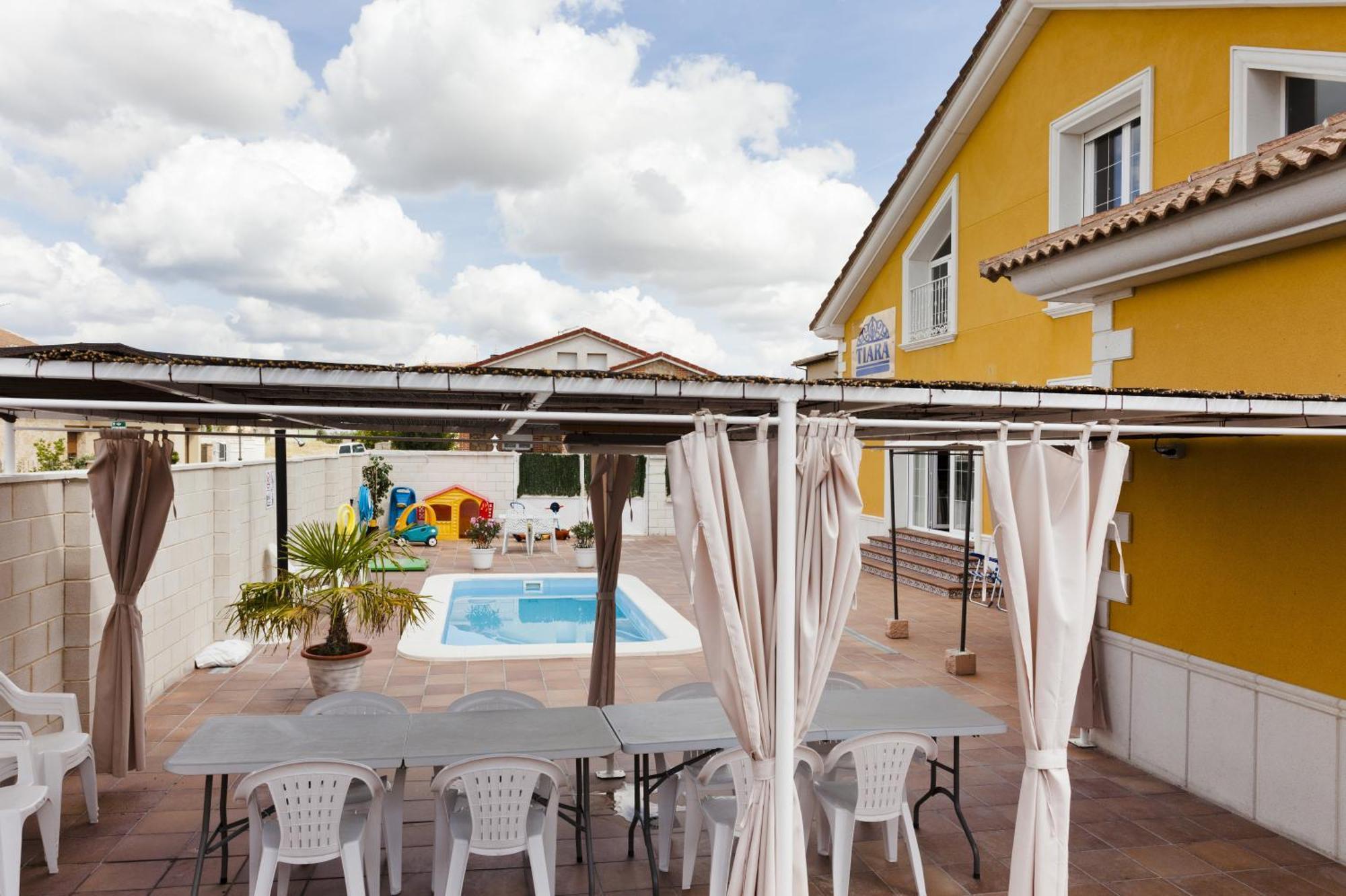 Tiara Vacaciones Villa Nava de la Asuncion Eksteriør billede