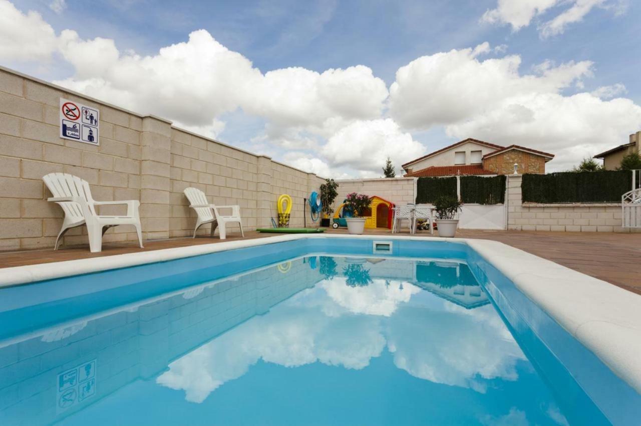 Tiara Vacaciones Villa Nava de la Asuncion Eksteriør billede